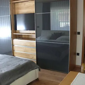 Ferien Kaiser Mit Balkon Und Garten Offenhausen